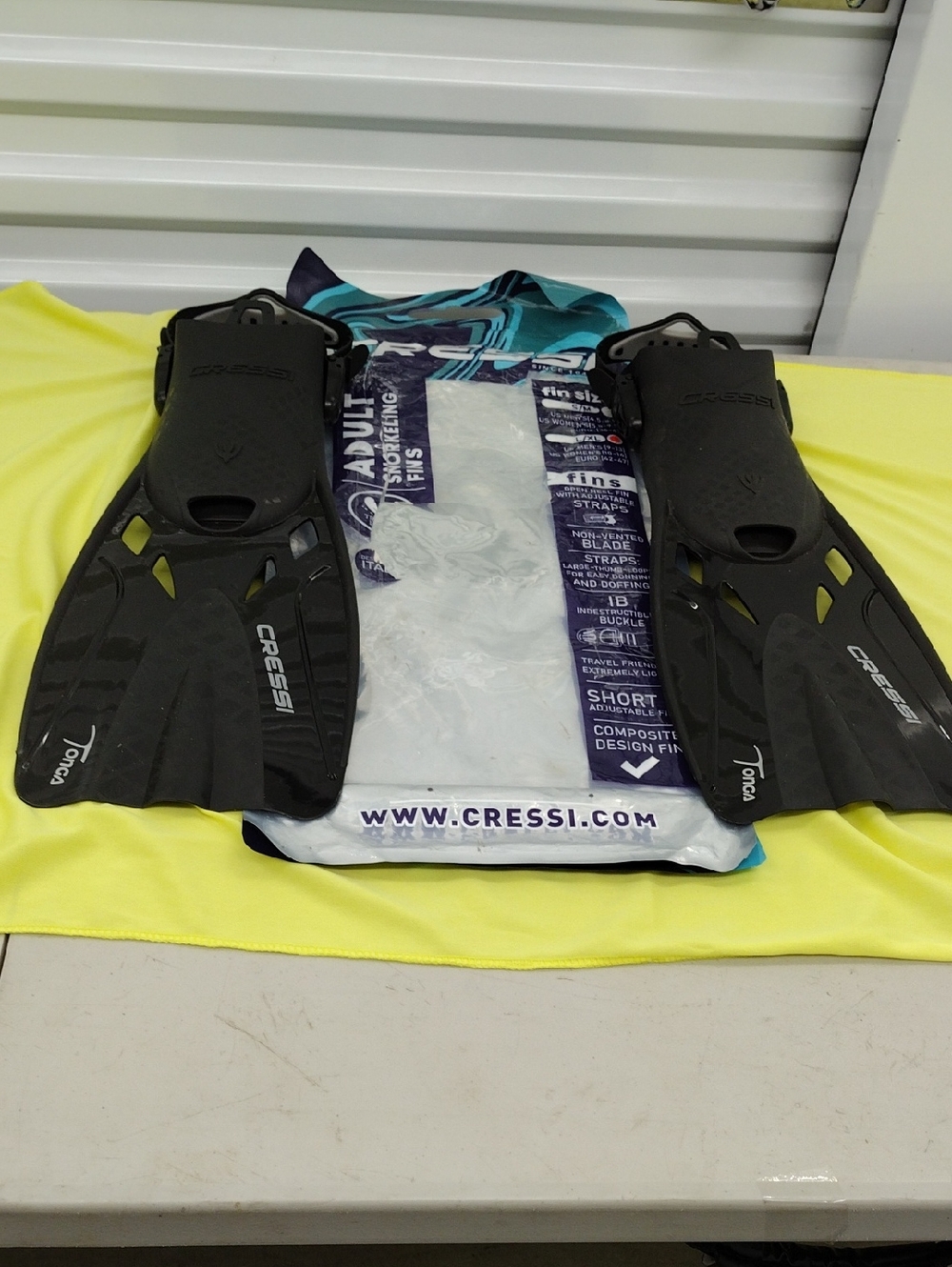 Cressi Adult Black Snorkel Fins. Women 10-14.